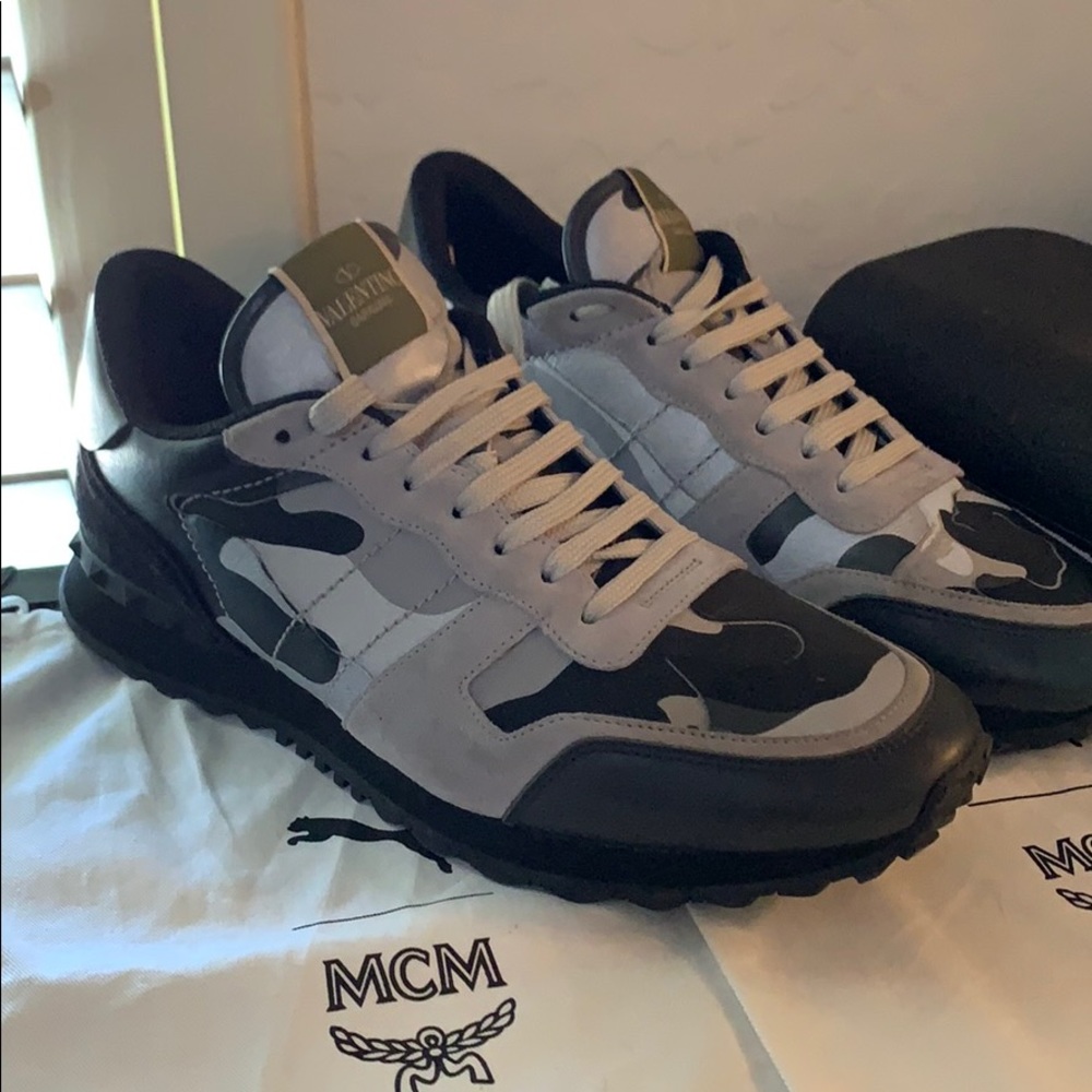 In Very Good Condition Does Not Come With A Box - image 1